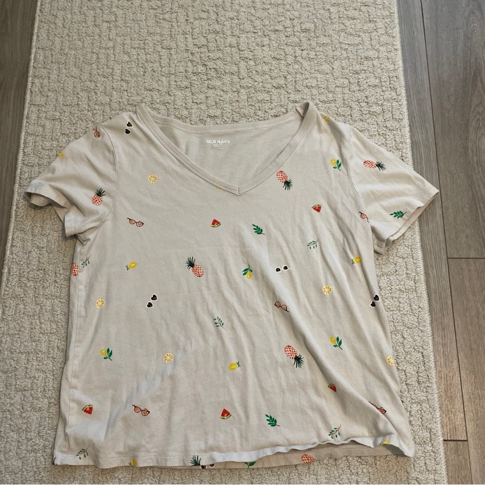Old Navy Cream V-Neck Tee with Mini Tropical Motif